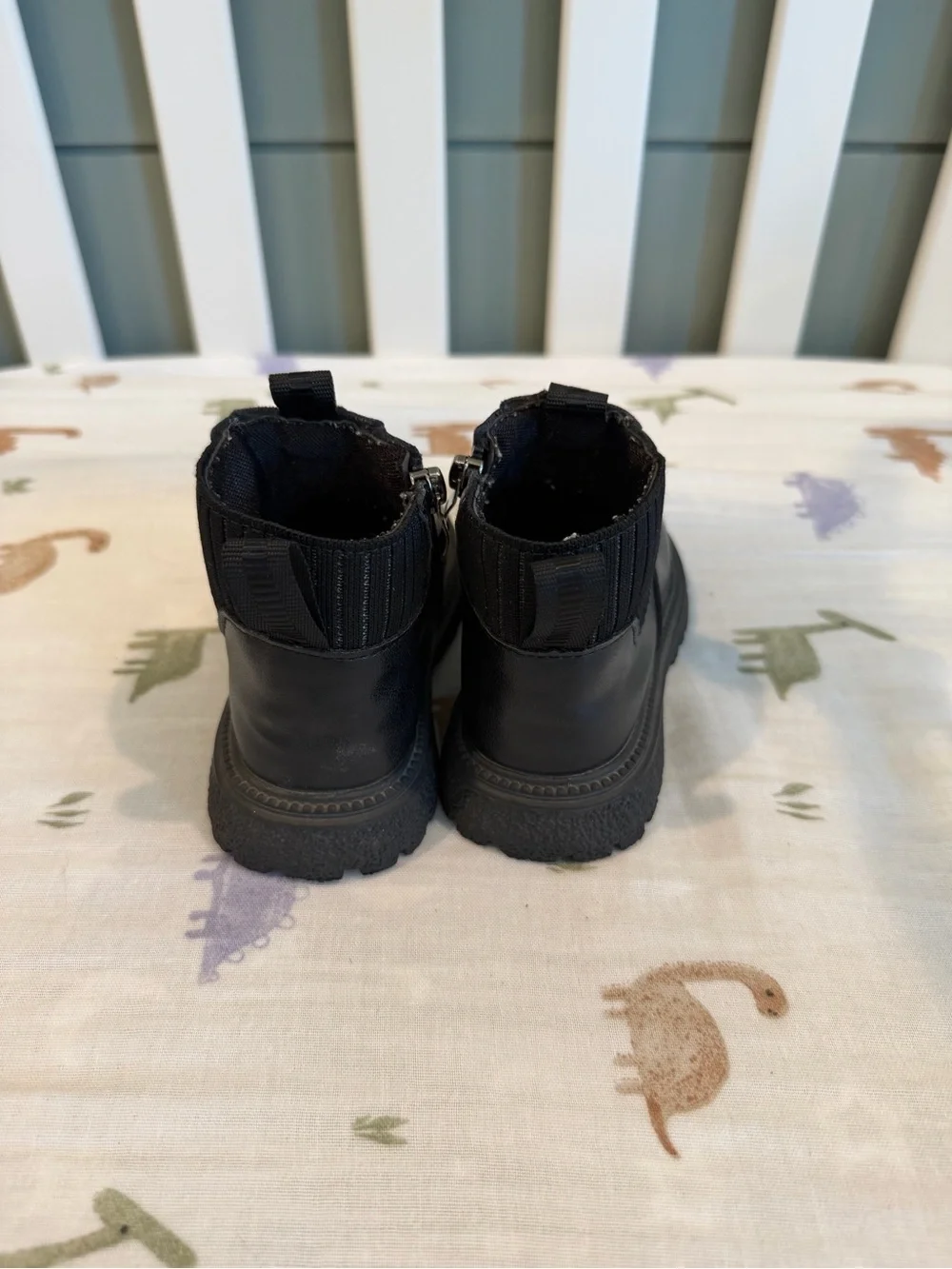 Kids Black Chelsea Boots 9T - Like New